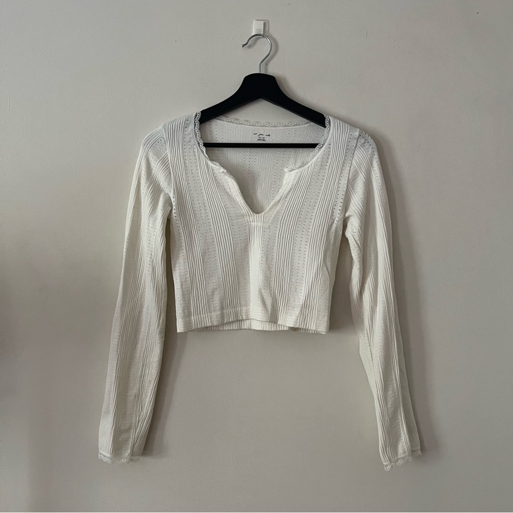 Cropped lace long-sleeve shirt